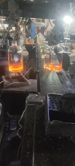 Customized 200ml 375ml 500ml 700ml 750ml 1000ml Transparent Glass Wine Gin Whisky Tequila Liquor Vodka Bottle Empty Bottle with Lid 